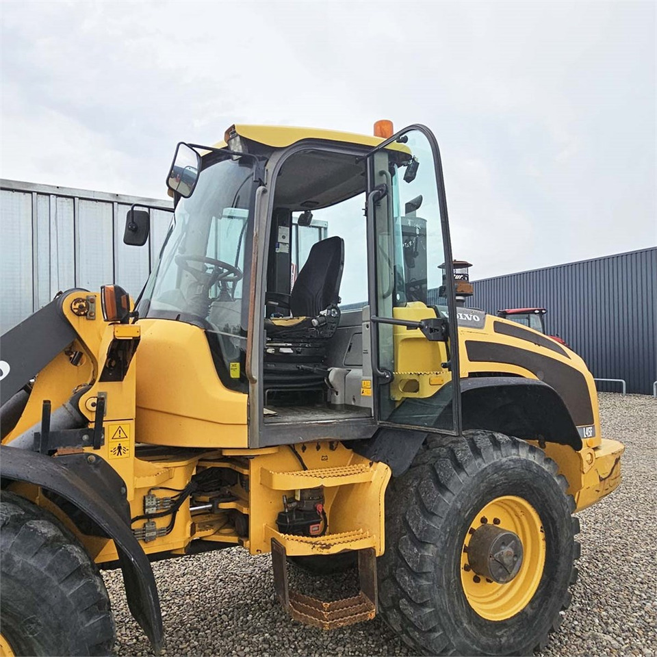 Riteņu iekrāvējs Volvo L45F-TP: foto 16