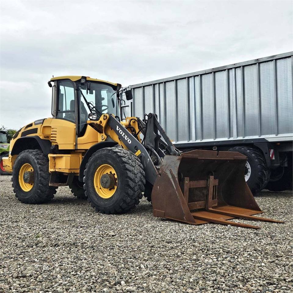 Volvo L45F-TP - Riteņu iekrāvējs: foto 2 Volvo L45F-TP - Riteņu iekrāvējs: foto 2