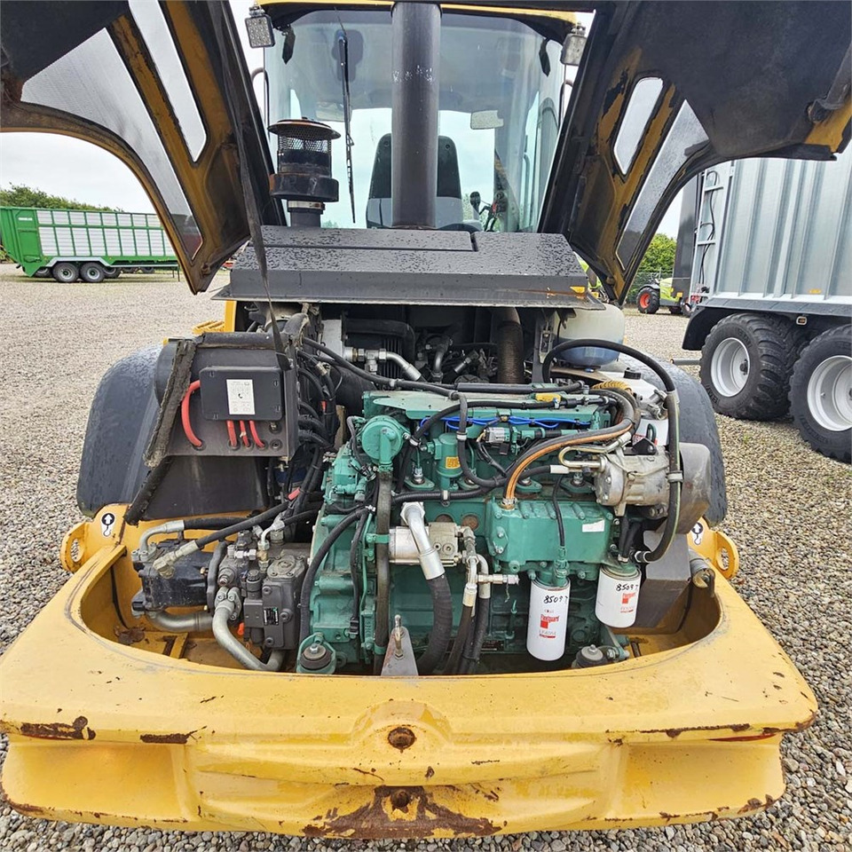 Riteņu iekrāvējs Volvo L45F-TP: foto 32