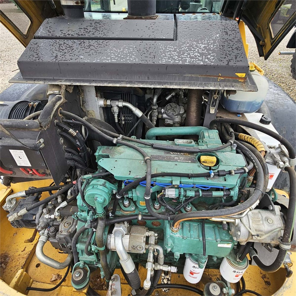 Riteņu iekrāvējs Volvo L45F-TP: foto 35