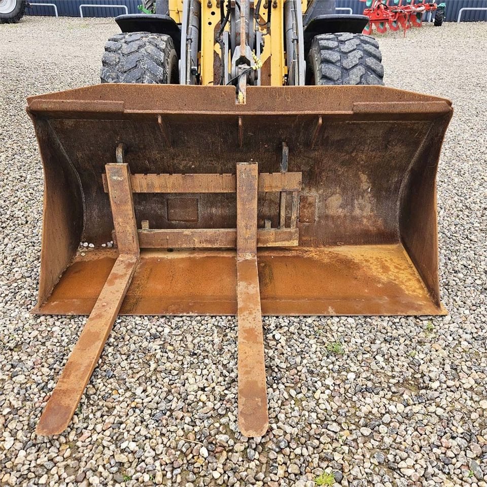 Riteņu iekrāvējs Volvo L45F-TP: foto 45