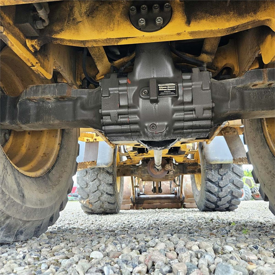 Riteņu iekrāvējs Volvo L45F-TP: foto 48