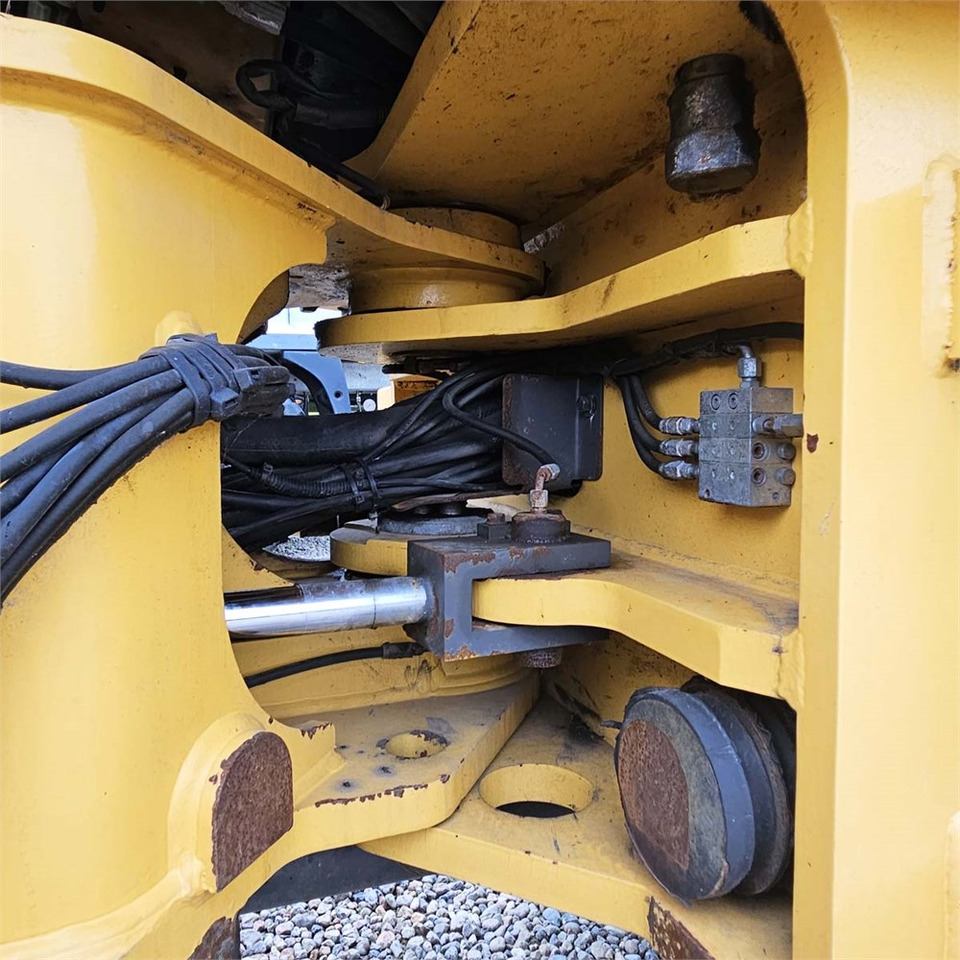 Riteņu iekrāvējs Volvo L45F-TP: foto 36