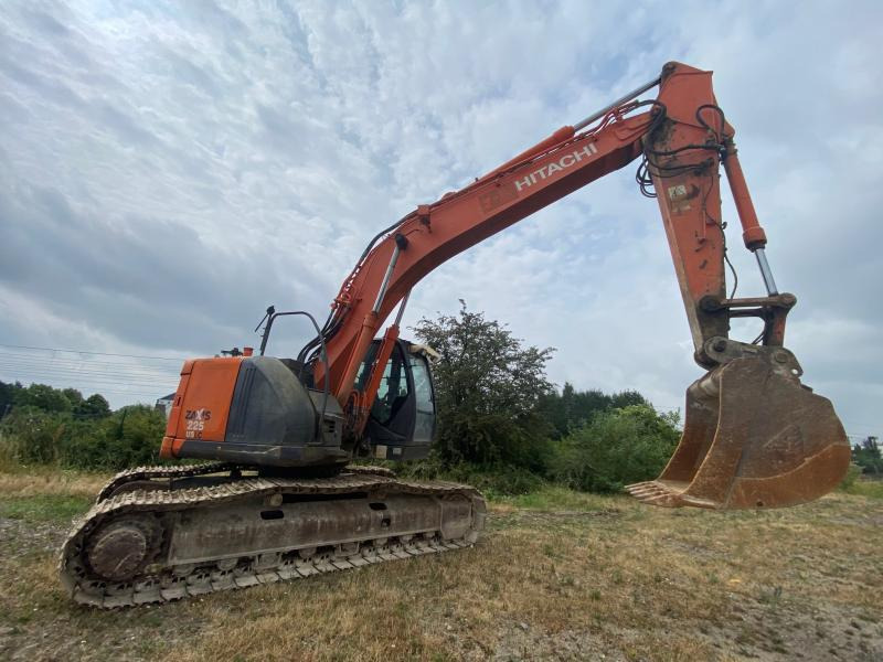 Hitachi ZX225USLC-3 - Kāpurķēžu ekskavators: foto 2 Hitachi ZX225USLC-3 - Kāpurķēžu ekskavators: foto 2