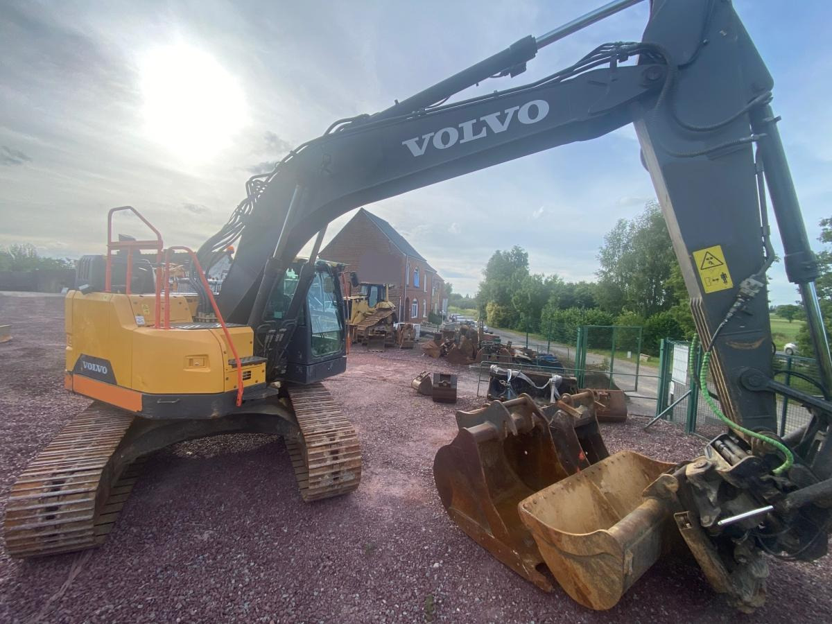 Volvo ECR 235EL - Kāpurķēžu ekskavators: foto 3 Volvo ECR 235EL - Kāpurķēžu ekskavators: foto 3