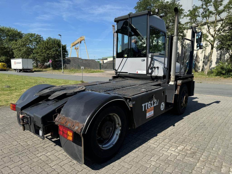 Kalmar TT612D - Termināļa traktors: foto 4 Kalmar TT612D - Termināļa traktors: foto 4