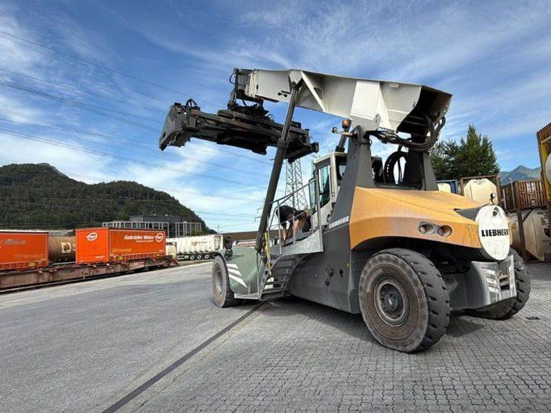 Liebherr LRS545 Intermodal - Sānu konteineru krāvējs: foto 1 Liebherr LRS545 Intermodal - Sānu konteineru krāvējs: foto 1