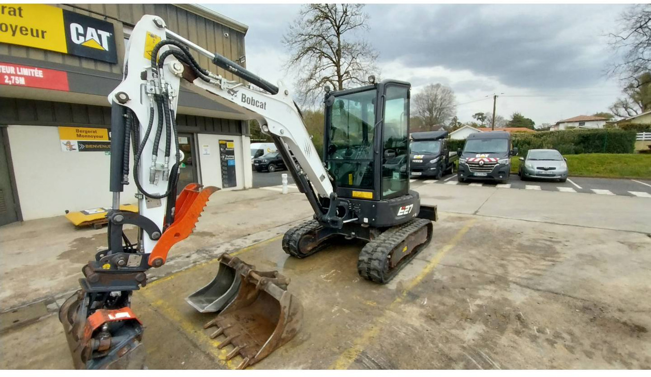 BOBCAT E27 - Kāpurķēžu ekskavators: foto 1 BOBCAT E27 - Kāpurķēžu ekskavators: foto 1