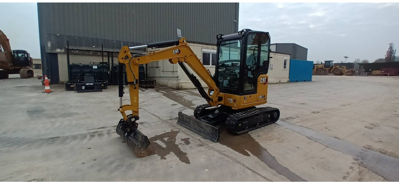 Kāpurķēžu ekskavators CAT 302.7: foto 1