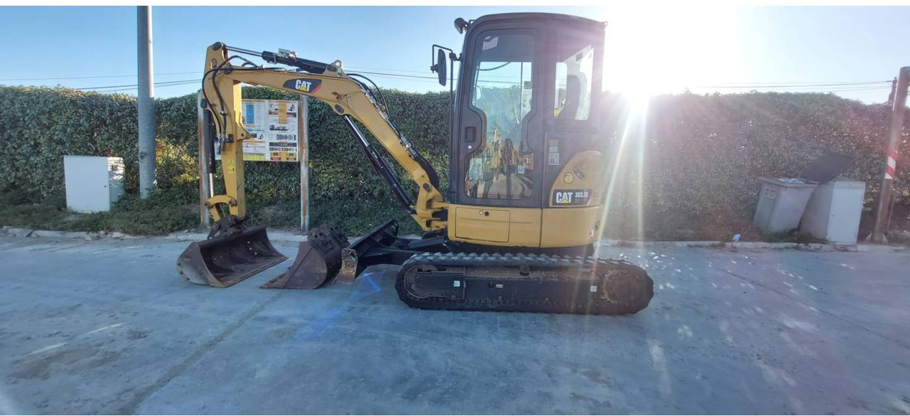 CAT 303.5E CR - Kāpurķēžu ekskavators: foto 2 CAT 303.5E CR - Kāpurķēžu ekskavators: foto 2