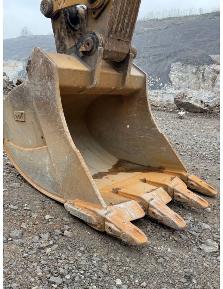 Kāpurķēžu ekskavators CAT 374-07: foto 10