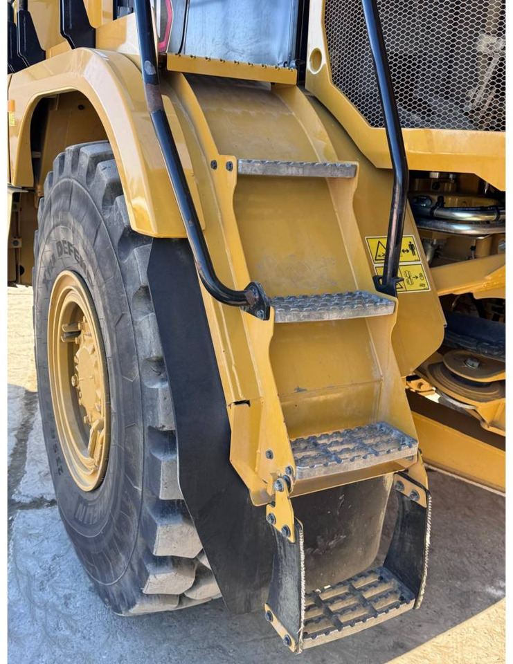 Artikulētias pašizgāzējs CAT 730-04: foto 11