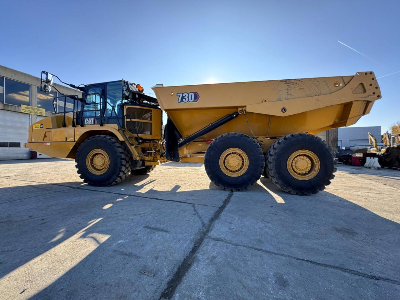 Artikulētias pašizgāzējs CAT 730-04: foto 10