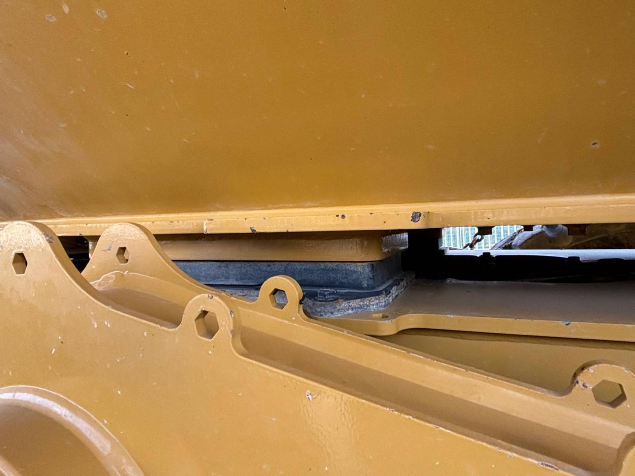 Artikulētias pašizgāzējs CAT 730: foto 22