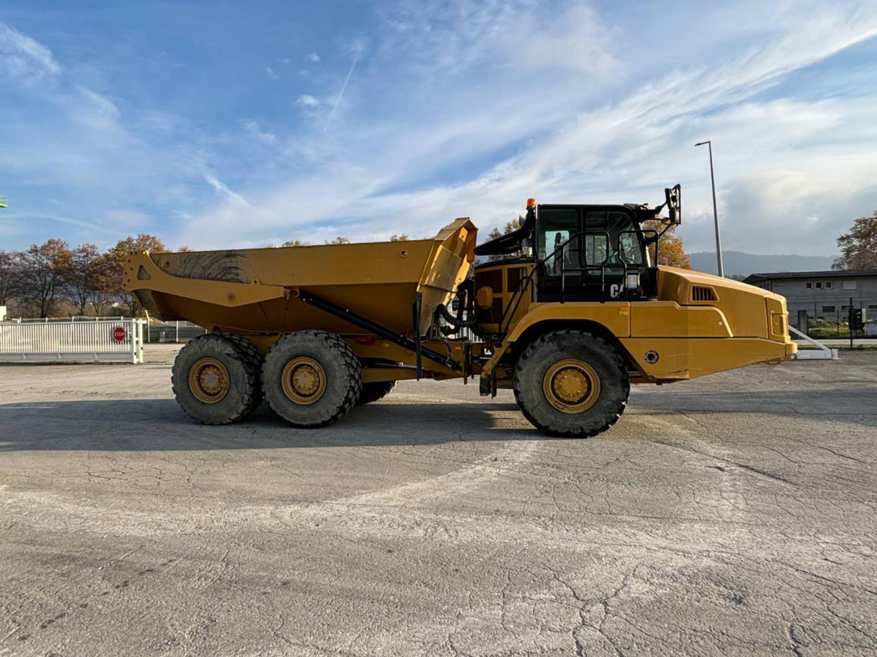 Artikulētias pašizgāzējs CAT 730: foto 14
