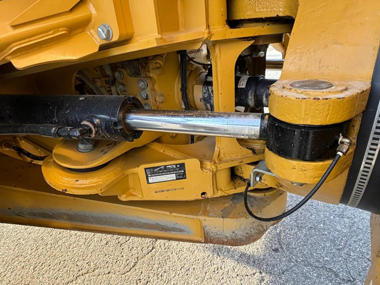 Artikulētias pašizgāzējs CAT 730: foto 6