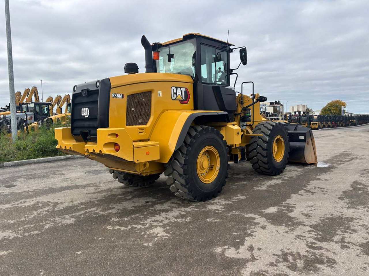 CAT 938M - Riteņu iekrāvējs: foto 4 CAT 938M - Riteņu iekrāvējs: foto 4