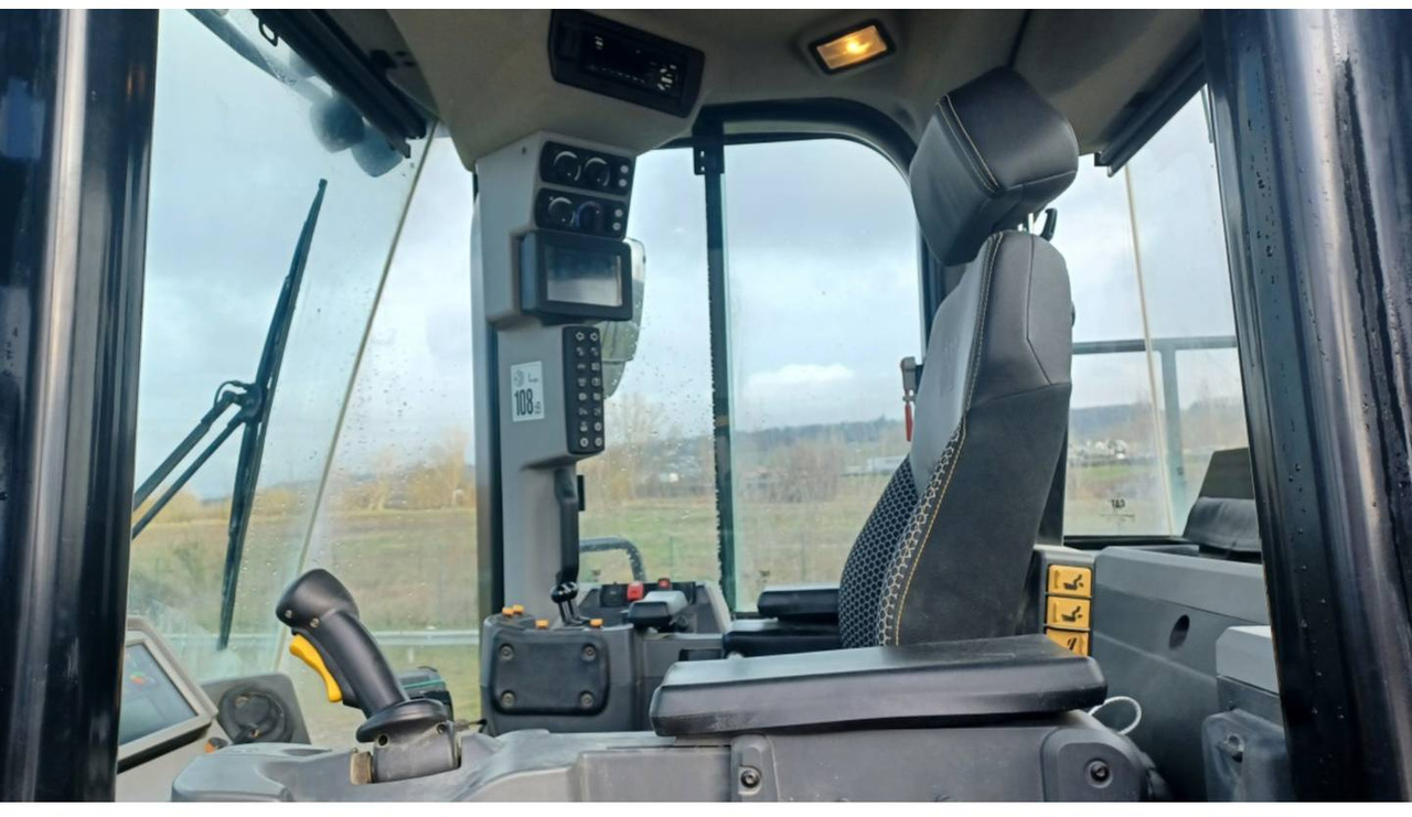 Riteņu iekrāvējs CAT 972M: foto 12