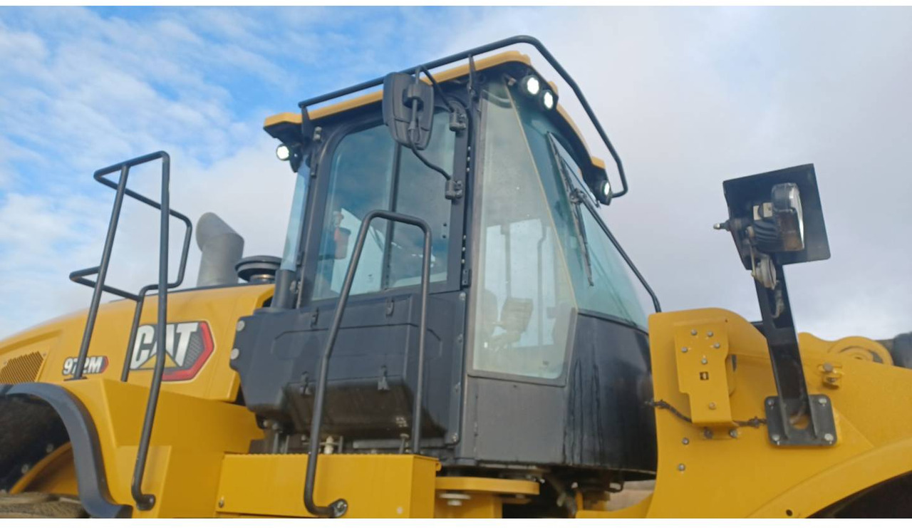 Riteņu iekrāvējs CAT 972M: foto 11