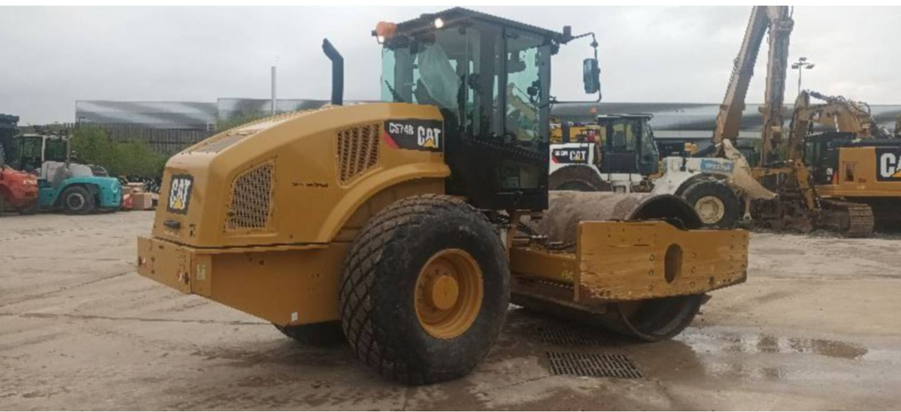 CAT CS74B 4F - Vibrorullis: foto 1 CAT CS74B 4F - Vibrorullis: foto 1