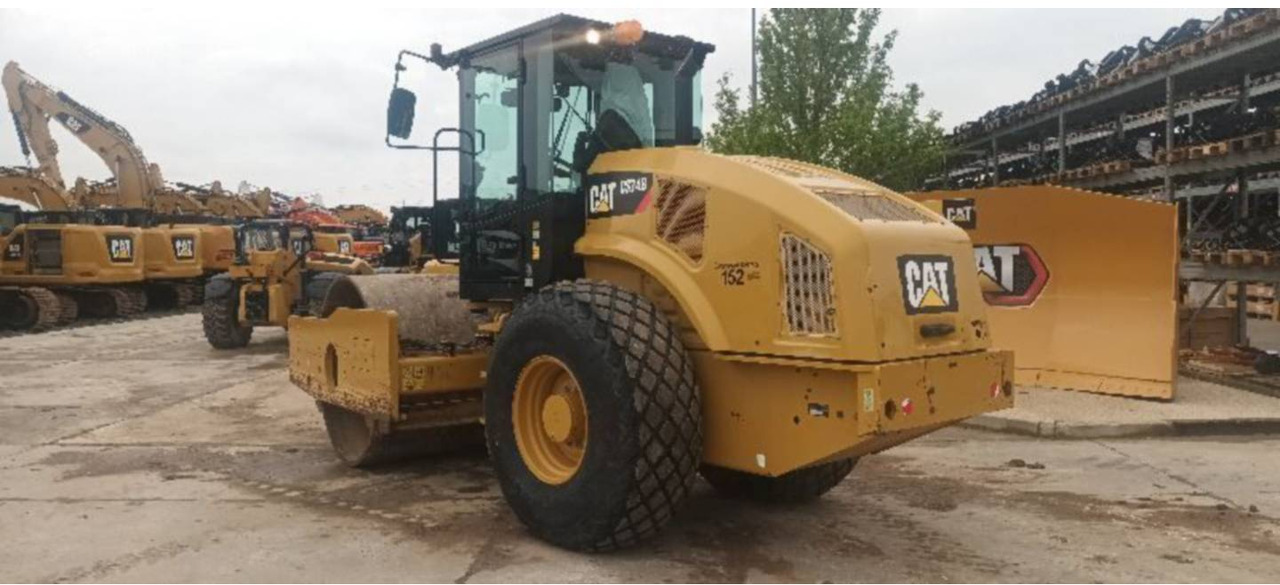 CAT CS74B 4F - Vibrorullis: foto 2 CAT CS74B 4F - Vibrorullis: foto 2