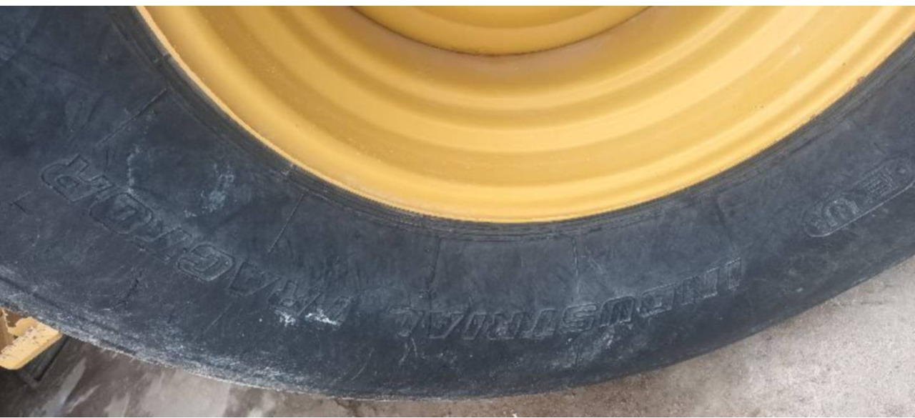 CAT CS74B 4F - Vibrorullis: foto 5 CAT CS74B 4F - Vibrorullis: foto 5