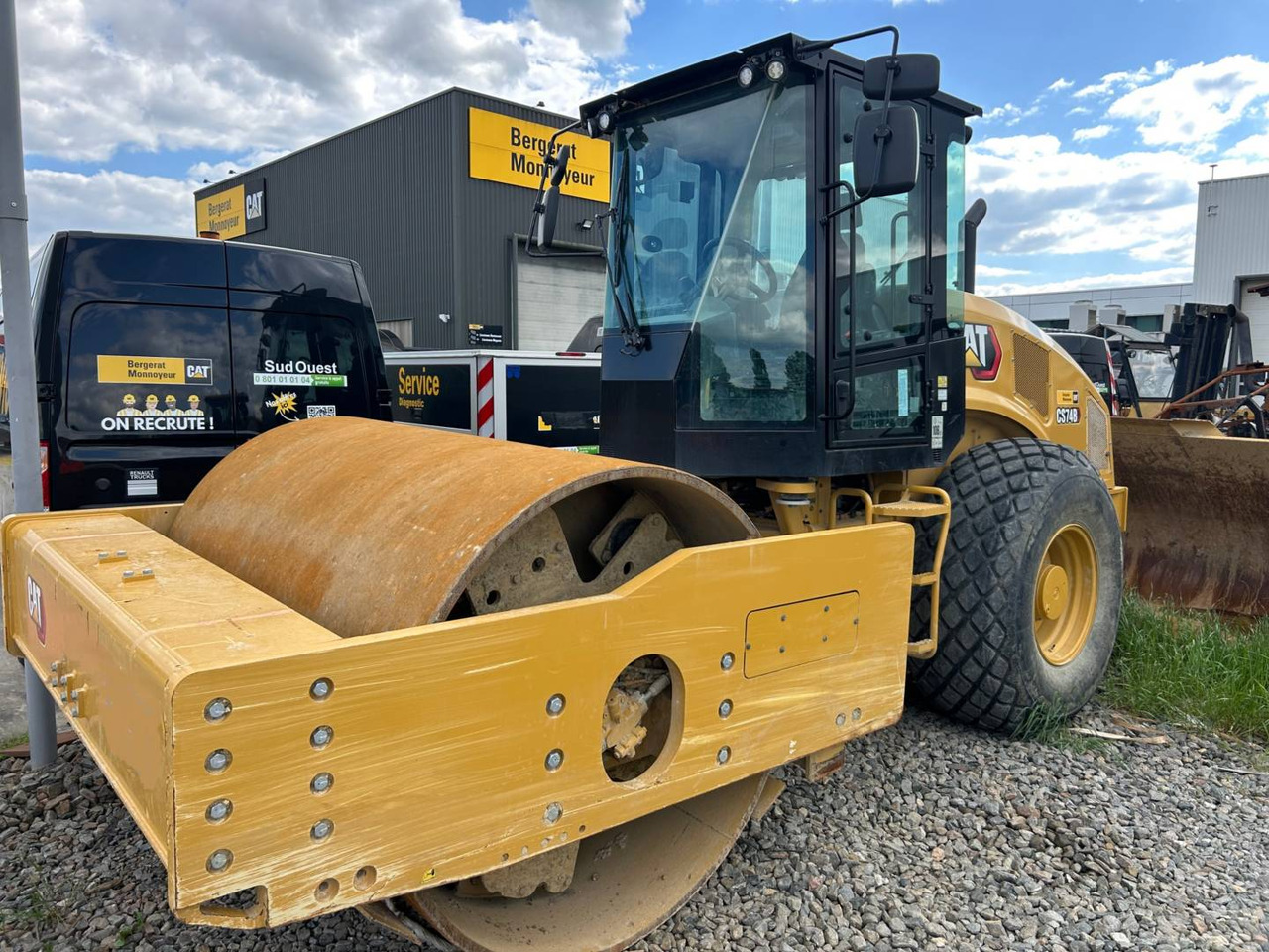 CAT CS74B 4F - Vibrorullis: foto 1 CAT CS74B 4F - Vibrorullis: foto 1