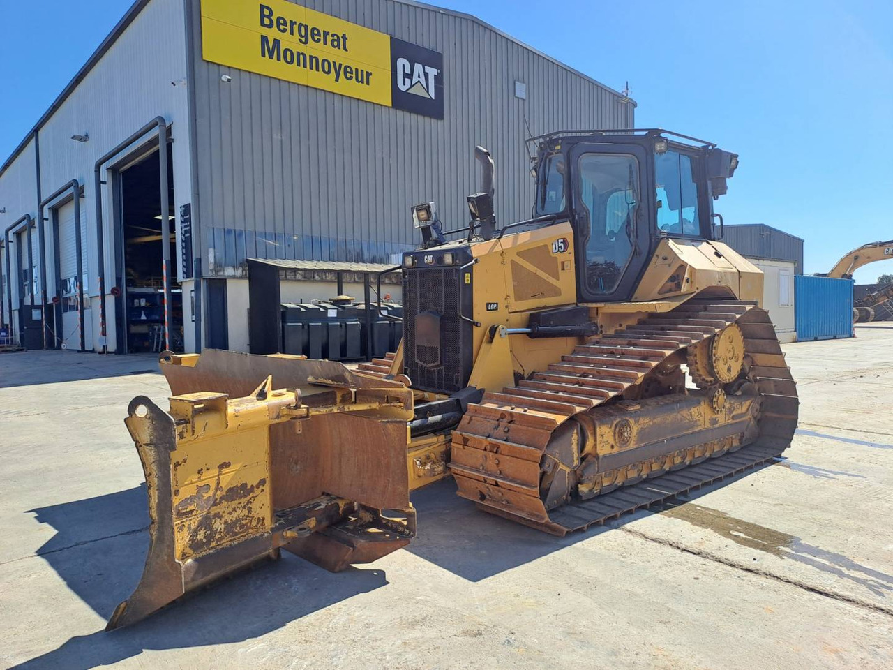 CAT D5 - Buldozers: foto 1 CAT D5 - Buldozers: foto 1