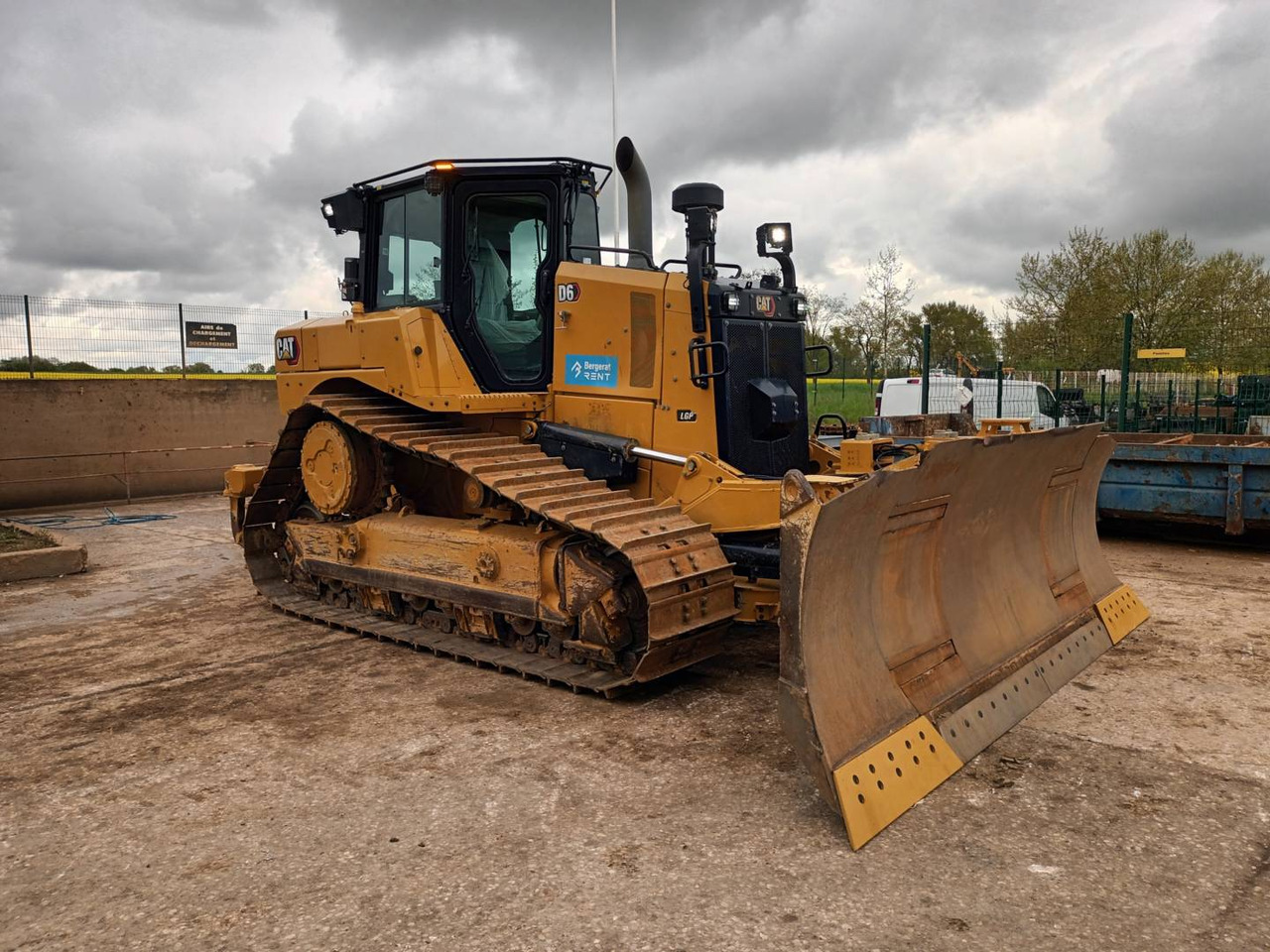CAT D6 VPAT - Buldozers: foto 2 CAT D6 VPAT - Buldozers: foto 2