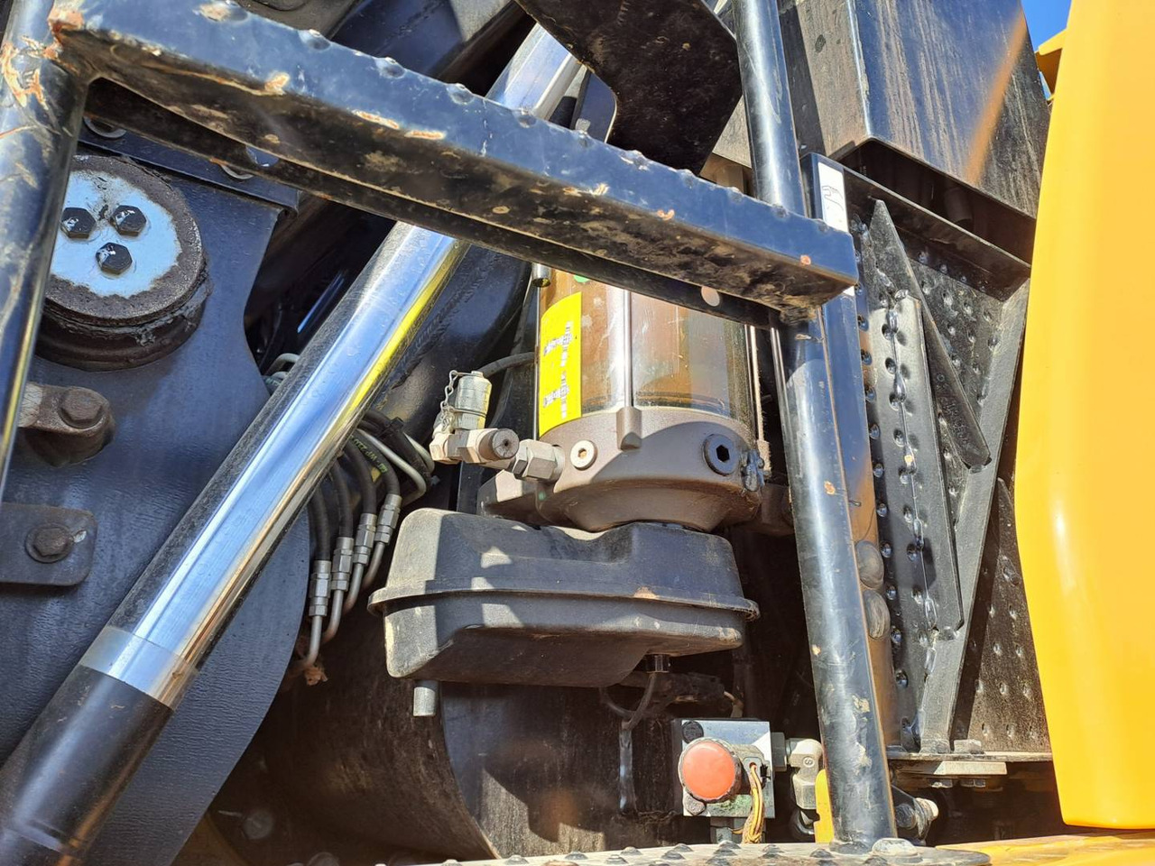 Riteņu ekskavators CAT MH3026: foto 9