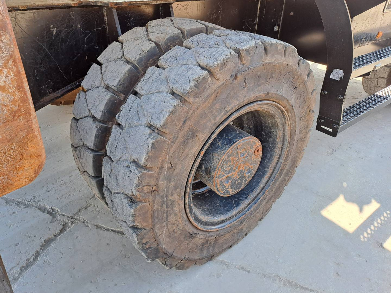 Riteņu ekskavators CAT MH3026: foto 12