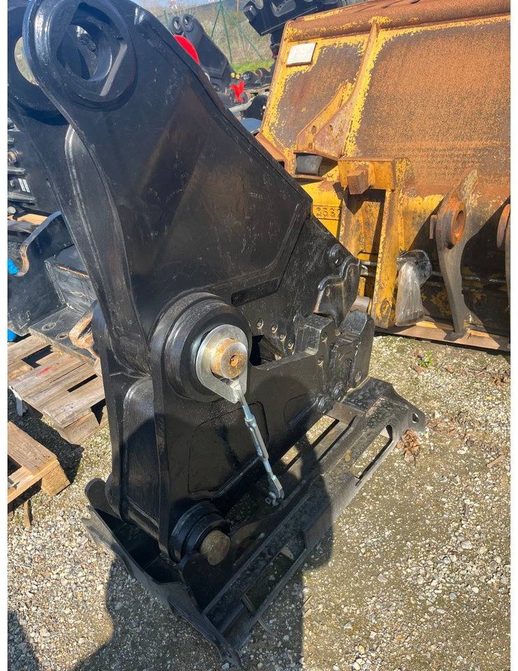 CAT MP318/CC - Demolēšanas šķēres - Celtniecības tehnika: foto 2 CAT MP318/CC - Demolēšanas šķēres - Celtniecības tehnika: foto 2