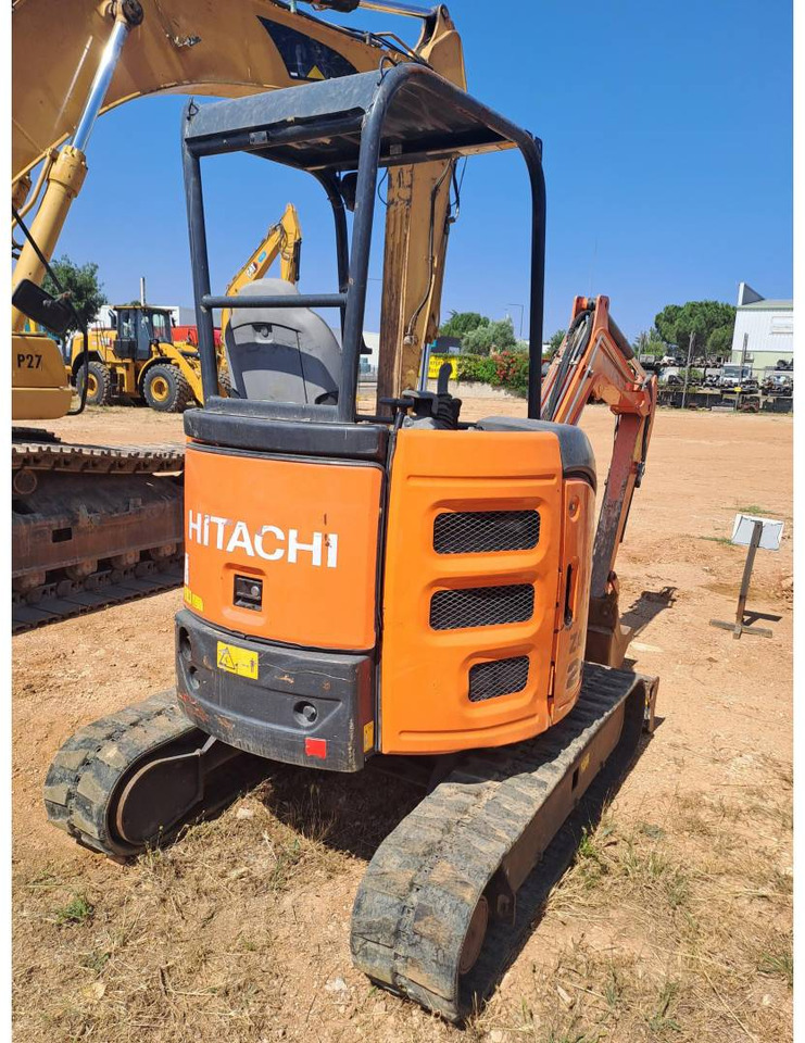 HITACHI ZX26U - Kāpurķēžu ekskavators: foto 2 HITACHI ZX26U - Kāpurķēžu ekskavators: foto 2