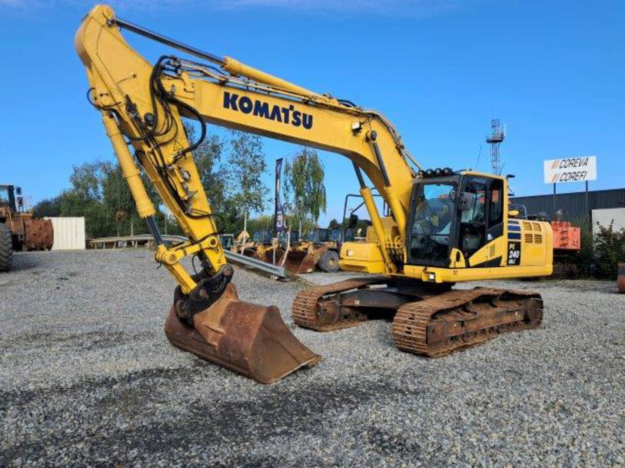 KOMATSU PC240LC7 - Kāpurķēžu ekskavators: foto 1 KOMATSU PC240LC7 - Kāpurķēžu ekskavators: foto 1