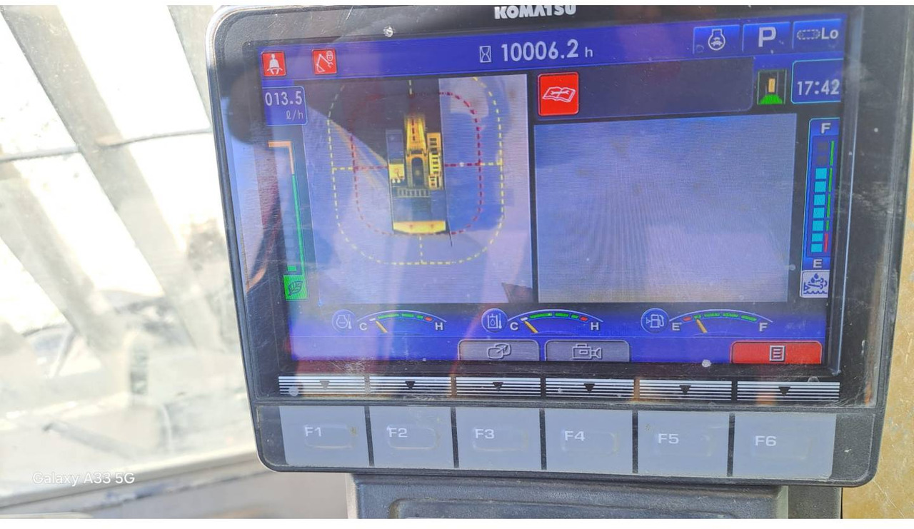 KOMATSU PC700LC - 11 - Kāpurķēžu ekskavators: foto 5 KOMATSU PC700LC - 11 - Kāpurķēžu ekskavators: foto 5