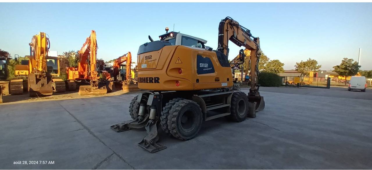 LIEBHERR A912 - Riteņu ekskavators: foto 3 LIEBHERR A912 - Riteņu ekskavators: foto 3