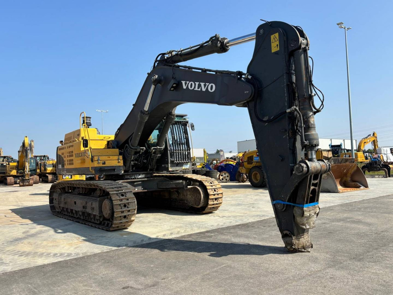 VOLVO CONSTRUCTION EQUIPMENT EC700 CL - Kāpurķēžu ekskavators: foto 1 VOLVO CONSTRUCTION EQUIPMENT EC700 CL - Kāpurķēžu ekskavators: foto 1