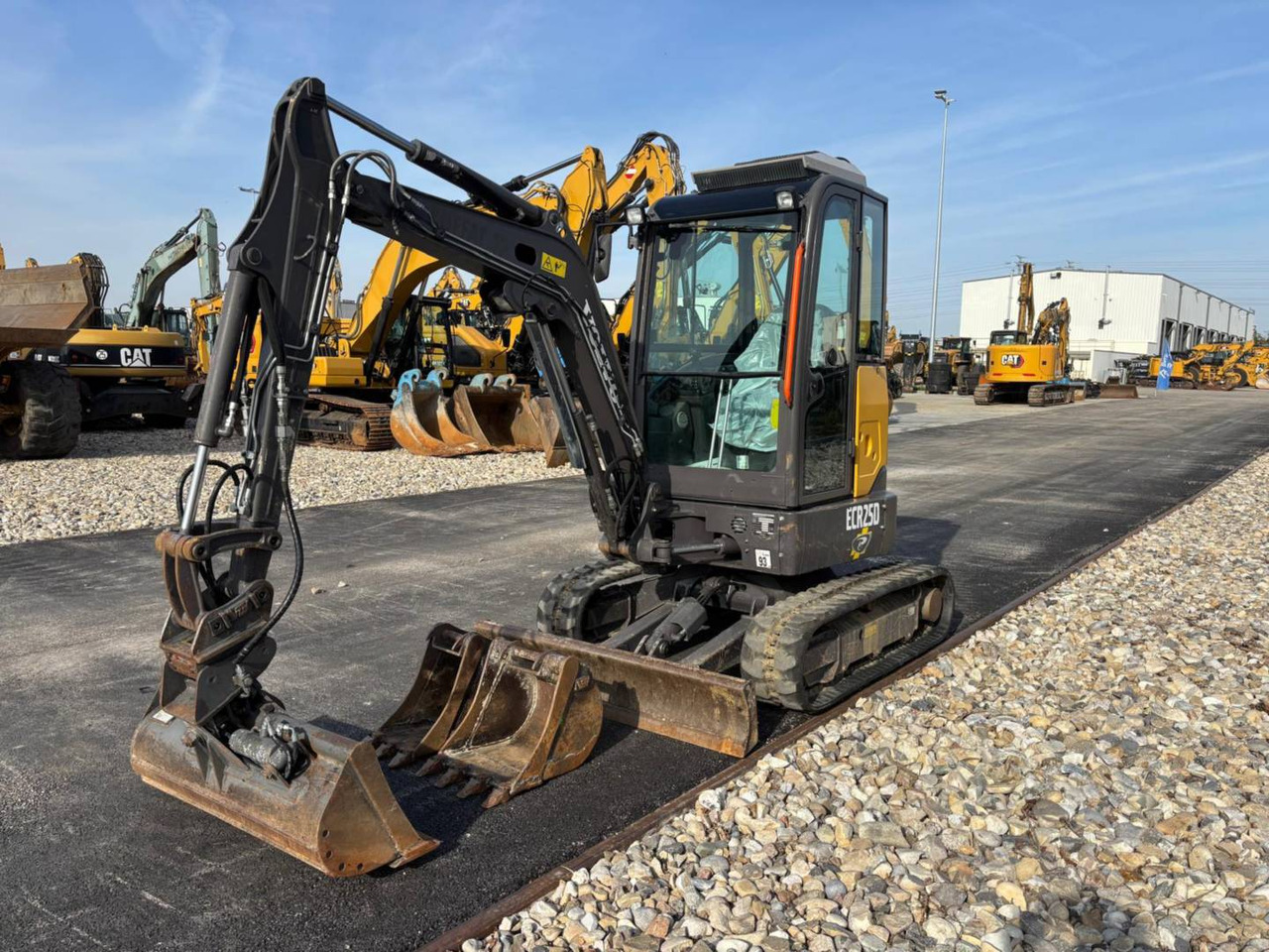 VOLVO CONSTRUCTION EQUIPMENT ECR25D - Kāpurķēžu ekskavators: foto 2 VOLVO CONSTRUCTION EQUIPMENT ECR25D - Kāpurķēžu ekskavators: foto 2