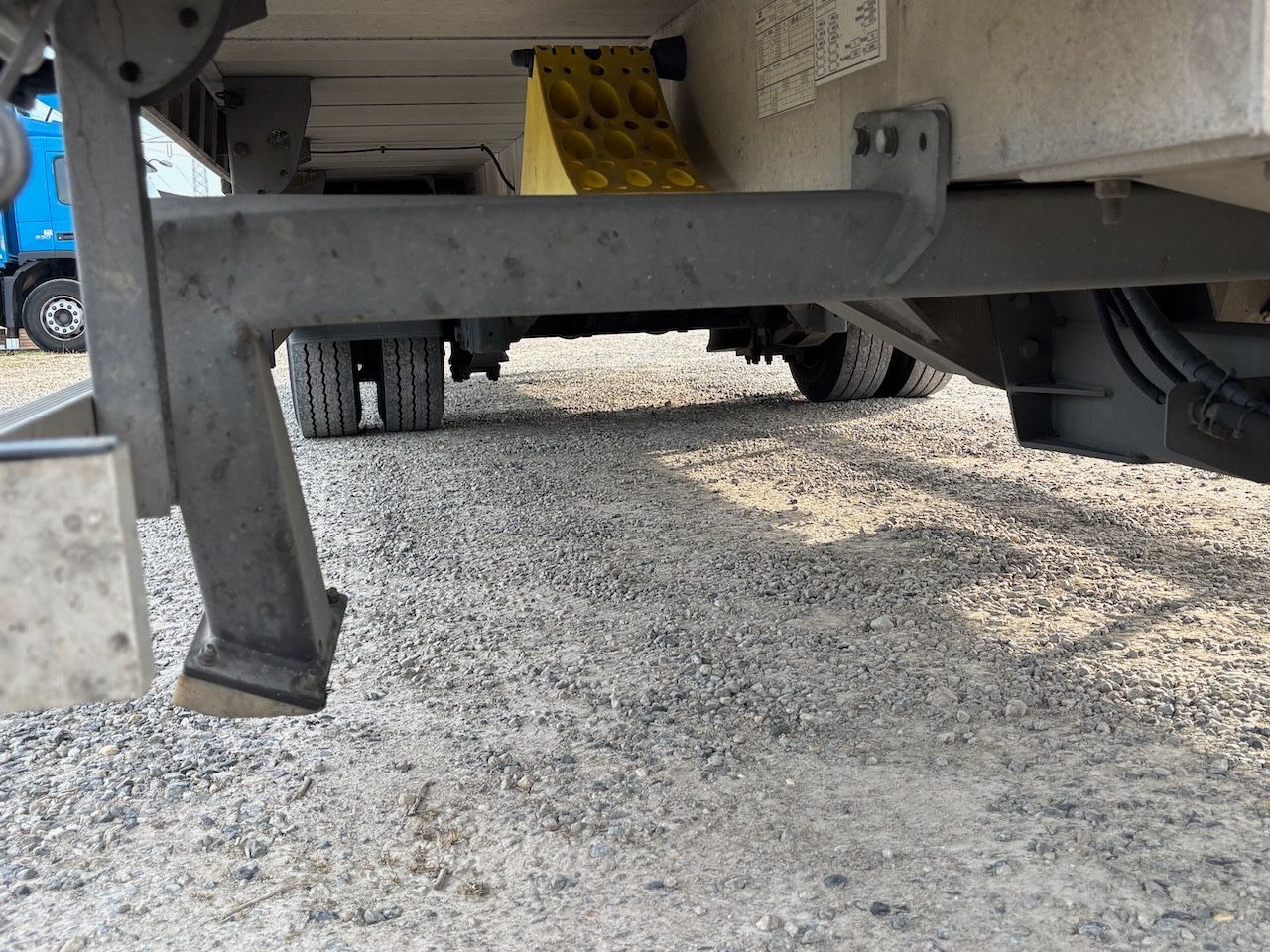 Gniotpol 1achs Jumbo/Pritschenanhänger - Kravas automašīna ar tentu: foto 5 Gniotpol 1achs Jumbo/Pritschenanhänger - Kravas automašīna ar tentu: foto 5