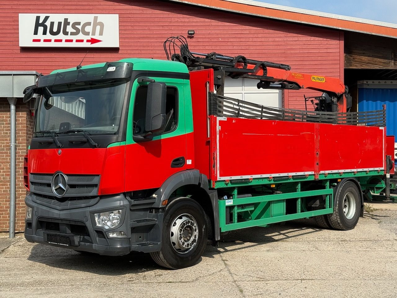 Mercedes-Benz Antos 1832L mit Palfinger PK 12001L Heckkran - Bortu kravas automašīna/ Platforma, Kravas auto ar manipulatoru: foto 3 Mercedes-Benz Antos 1832L mit Palfinger PK 12001L Heckkran - Bortu kravas automašīna/ Platforma, Kravas auto ar manipulatoru: foto 3