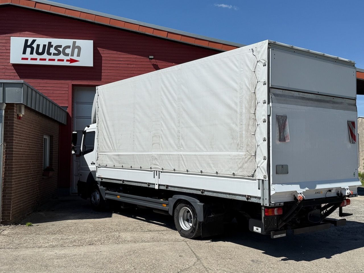 Mercedes-Benz Atego 818L Plane, Ladebordwand, Klima, AHK - Kravas automašīna ar tentu: foto 5 Mercedes-Benz Atego 818L Plane, Ladebordwand, Klima, AHK - Kravas automašīna ar tentu: foto 5