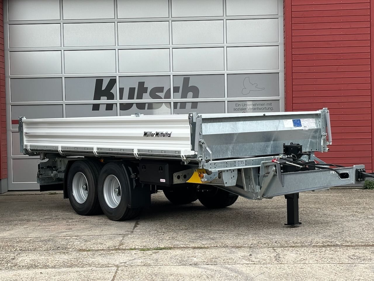 Müller-Mitteltal KA-TA-R 11,9/024 Breitreifen, Alu-Rampen, LED - Piekabe pašizgāzējs: foto 5 Müller-Mitteltal KA-TA-R 11,9/024 Breitreifen, Alu-Rampen, LED - Piekabe pašizgāzējs: foto 5