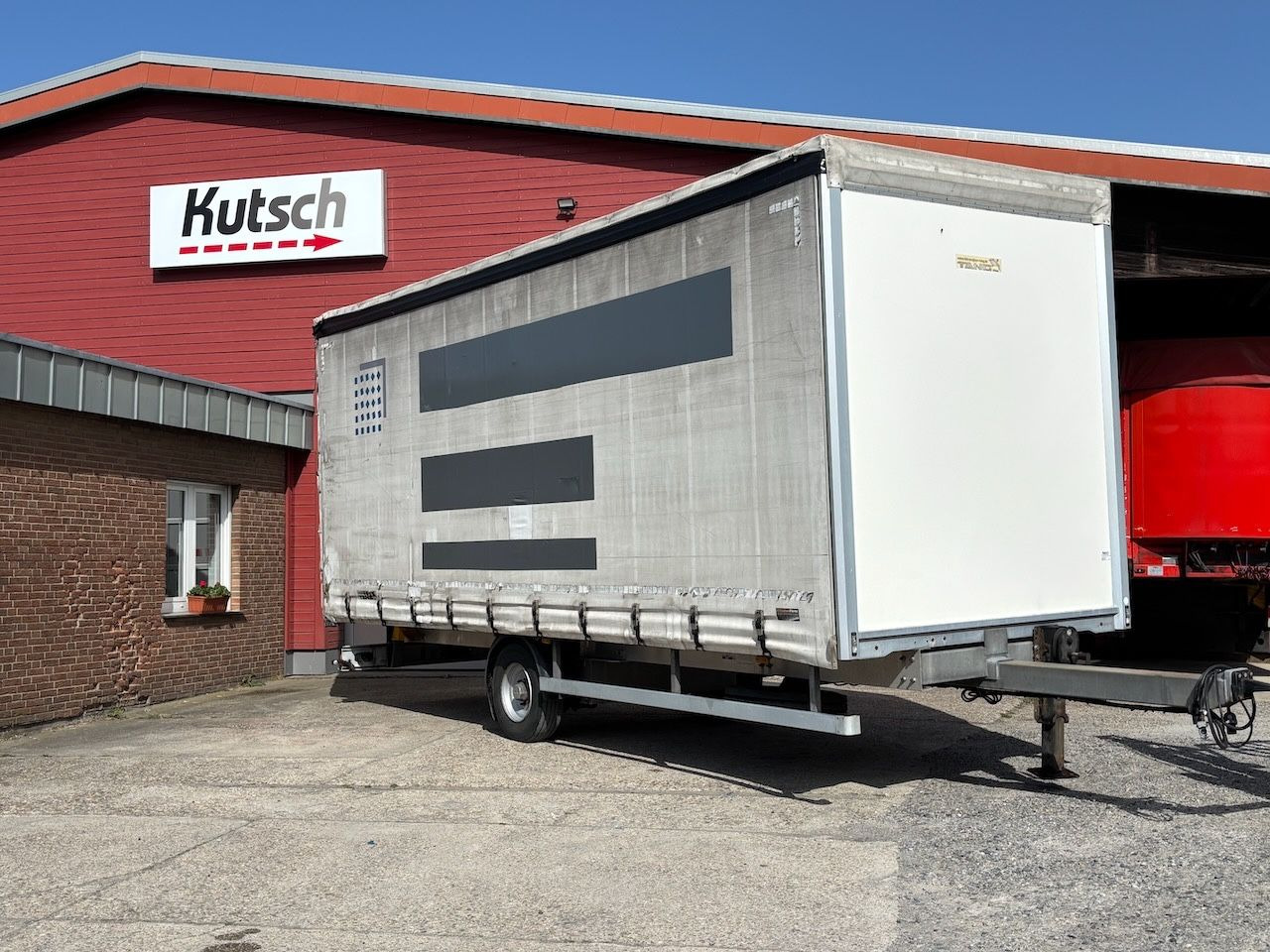 Tang 1achs Edscha, Schiebeplane 7,25m - Piekabe ar tentu: foto 3 Tang 1achs Edscha, Schiebeplane 7,25m - Piekabe ar tentu: foto 3