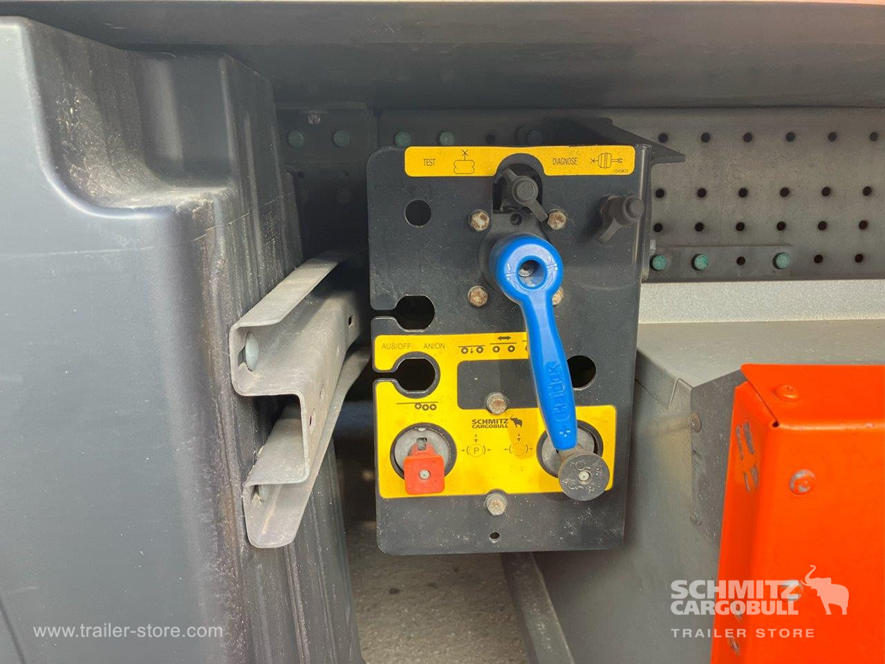 SCHMITZ Semiremolque Frigo Standard - Puspiekabe izotermiskais: foto 3 SCHMITZ Semiremolque Frigo Standard - Puspiekabe izotermiskais: foto 3