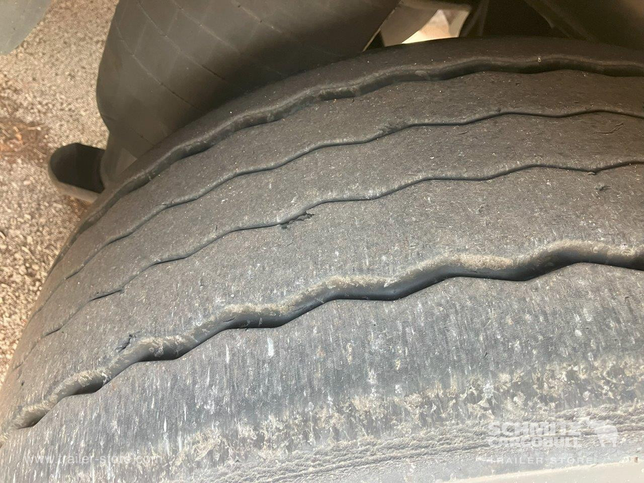 SCHMITZ Semiremolque Frigo Standard - Puspiekabe izotermiskais: foto 4 SCHMITZ Semiremolque Frigo Standard - Puspiekabe izotermiskais: foto 4