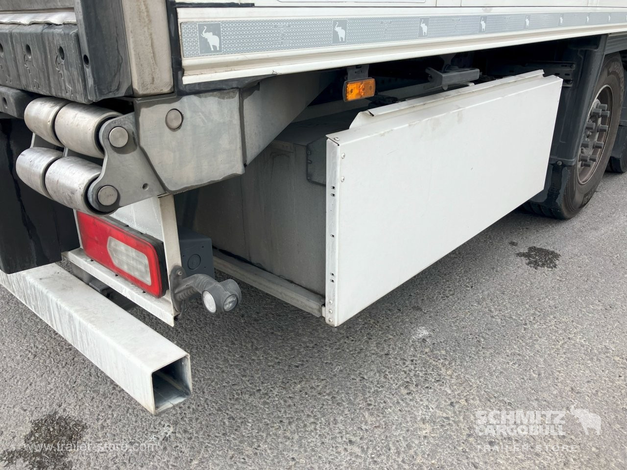 SCHMITZ Semiremolque Frigo Standard - Puspiekabe izotermiskais: foto 2 SCHMITZ Semiremolque Frigo Standard - Puspiekabe izotermiskais: foto 2