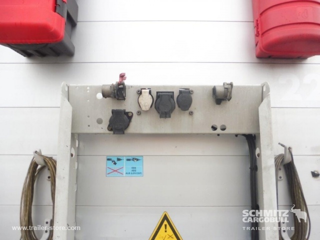 Schmitz Cargobull Curtainsider Mega - Tenta puspiekabe: foto 4 Schmitz Cargobull Curtainsider Mega - Tenta puspiekabe: foto 4