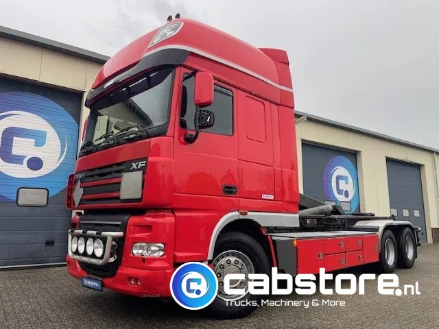 DAF XF 105 .460 FAS Euro 5 - Haakarmsysteem - Hooklift - Abrolkipper - Year 2006 - ANALOG TACHO - Pacēlājs ar āķi: foto 3 DAF XF 105 .460 FAS Euro 5 - Haakarmsysteem - Hooklift - Abrolkipper - Year 2006 - ANALOG TACHO - Pacēlājs ar āķi: foto 3