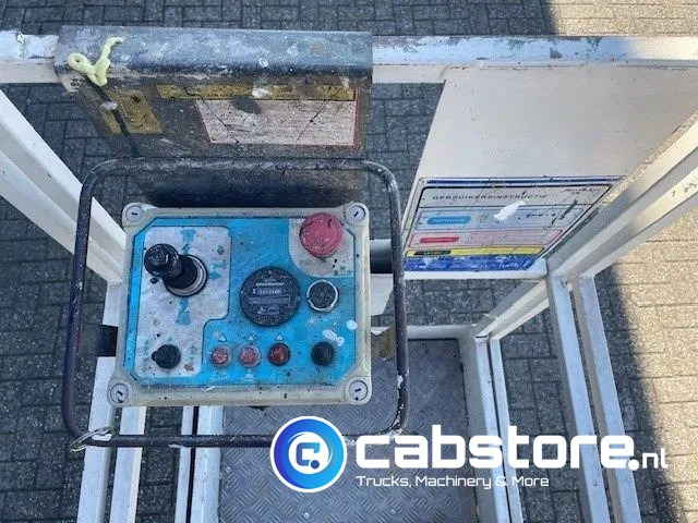 Iteco IG 4080 Schaarhoogwerker Abeitsbuhne - Skylift - Year 2001 - High 6.2 meter - Šķērveida pacēlājs: foto 5 Iteco IG 4080 Schaarhoogwerker Abeitsbuhne - Skylift - Year 2001 - High 6.2 meter - Šķērveida pacēlājs: foto 5
