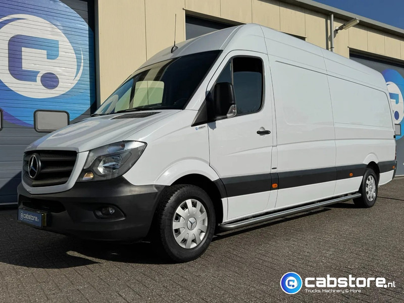 Mercedes-Benz Sprinter 316 CDI L3/H2 316 CDI Euro 5 - L3/H2 - Automaat - Geïntegreerde rijplaten in vloer - Bearlock - Year 2015 - Nieuwe banden - Kravas mikroautobuss: foto 1 Mercedes-Benz Sprinter 316 CDI L3/H2 316 CDI Euro 5 - L3/H2 - Automaat - Geïntegreerde rijplaten in vloer - Bearlock - Year 2015 - Nieuwe banden - Kravas mikroautobuss: foto 1